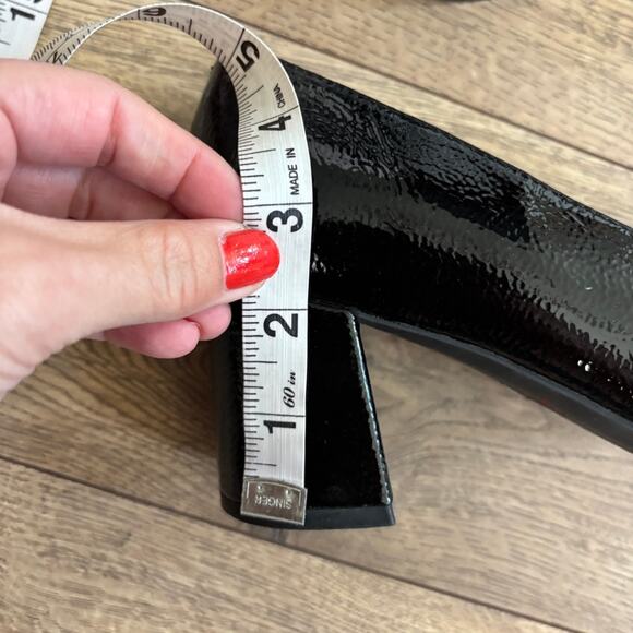 Bandolino Landry Heeled Mules Black w/ Gold Horsebit Women’s 8 — Preppy Minimal - Picture 8 of 8